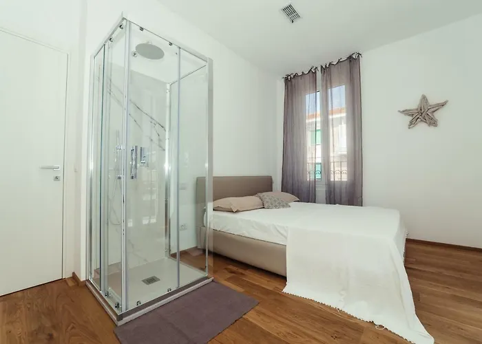 Home Diano Marina Apartman *